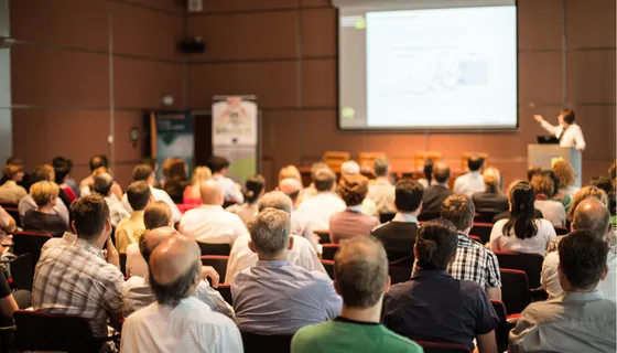 Anonymes Photo einer Jahreshauptversammlung